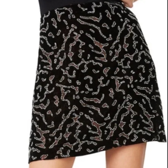 Club Monaco Reike Skirt Black Velvet Silk Blend Irradesdent Beads, Size 8 - Picture 1 of 5